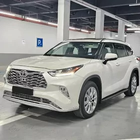 Toyota Highlander 2021