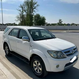 Toyota Fortuner 2008
