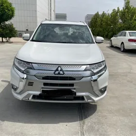 Mitsubishi Outlander 2022