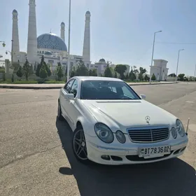 Mercedes-Benz E350 2005