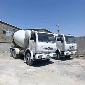 Mercedes-Benz ACTROS 3331 2003