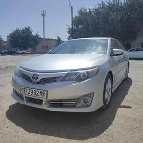 Toyota Camry 2014