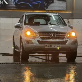 Mercedes-Benz ML350 2011
