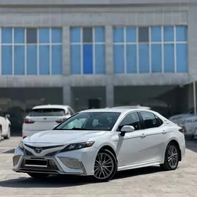 Toyota Camry 2021