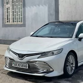 Toyota Camry 2018