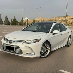Toyota Camry 2019