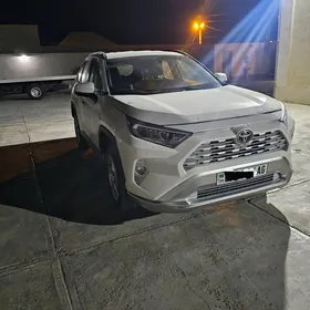 Toyota RAV4 2021