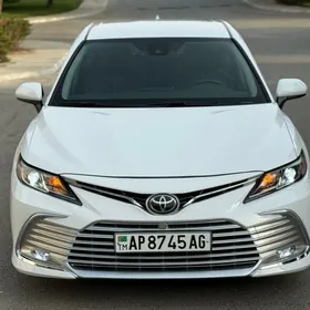 Toyota Camry 2021