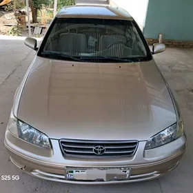 Toyota Camry 2001