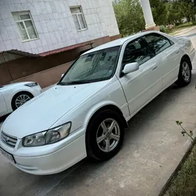 Toyota Camry 2001