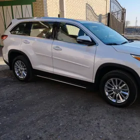 Toyota Highlander 2019