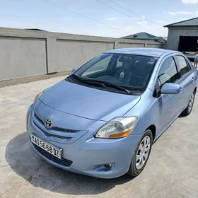 Toyota Yaris 2010