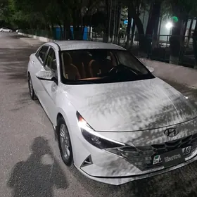 Hyundai Elantra 2021