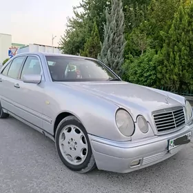 Mercedes-Benz E320 1998