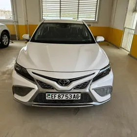 Toyota Camry 2021