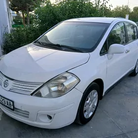 Nissan Versa 2010
