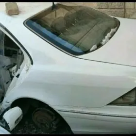 Merc 220 kuzwa 2004 model