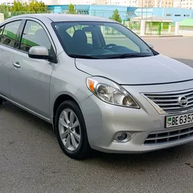 Nissan Versa 2013