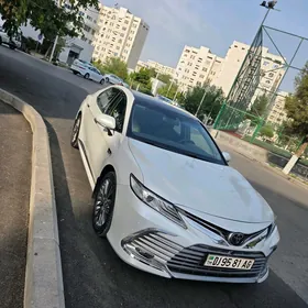 Toyota Camry 2019