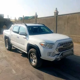Toyota Tacoma 2017