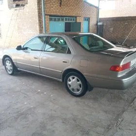 Toyota Camry 2001