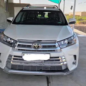 Toyota Highlander 2019