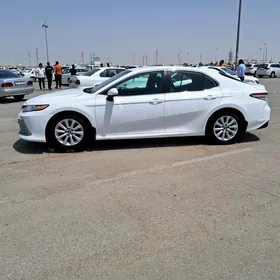 Toyota Camry 2019