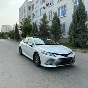 Toyota Camry 2024