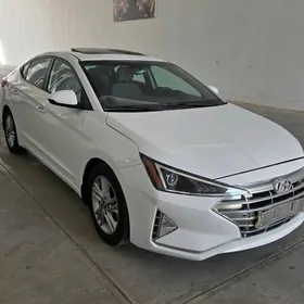 Hyundai Elantra 2020