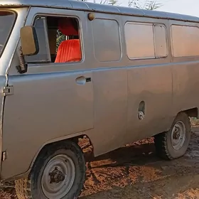 UAZ 452 1982
