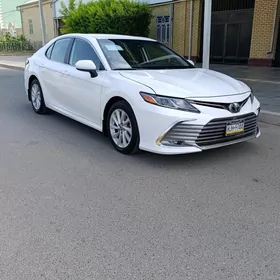 Toyota Camry 2022