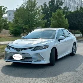 Toyota Camry 2020