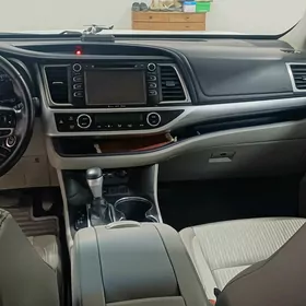 Toyota Highlander 2019