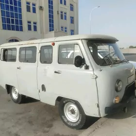 UAZ Profi 2000