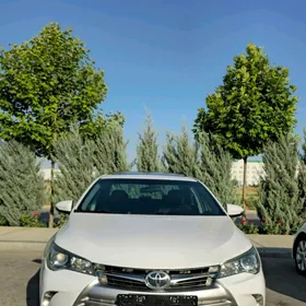 Toyota Camry 2015