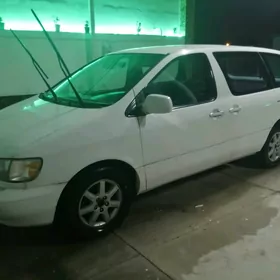 Toyota Sienna 2000