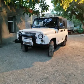 UAZ 469 2004