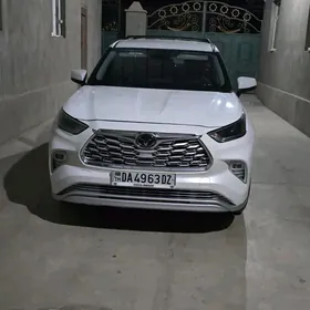 Toyota Highlander 2021