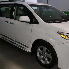 Toyota Sienna 2020