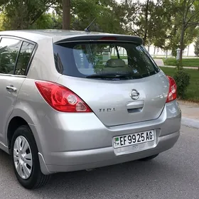 Nissan Tiida 2007