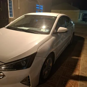 Hyundai Elantra 2020