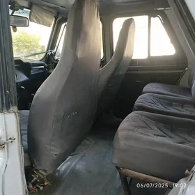 UAZ 469 2002
