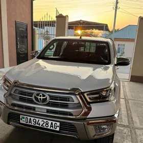 Toyota Hilux 2021