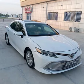 Toyota Camry 2018