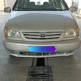 Toyota Sienna 2002