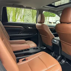 Toyota Highlander 2018