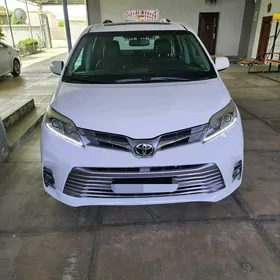 Toyota Sienna 2017