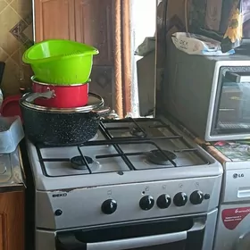 Газ плита и вытежка