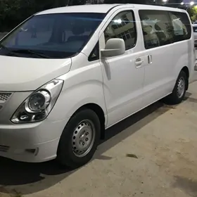Hyundai H-1 2013