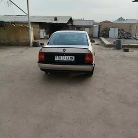 Opel Vectra 1992